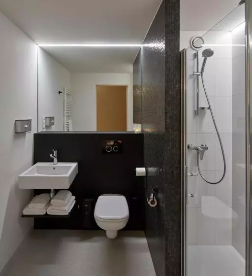 Alpha Hotel And Apart