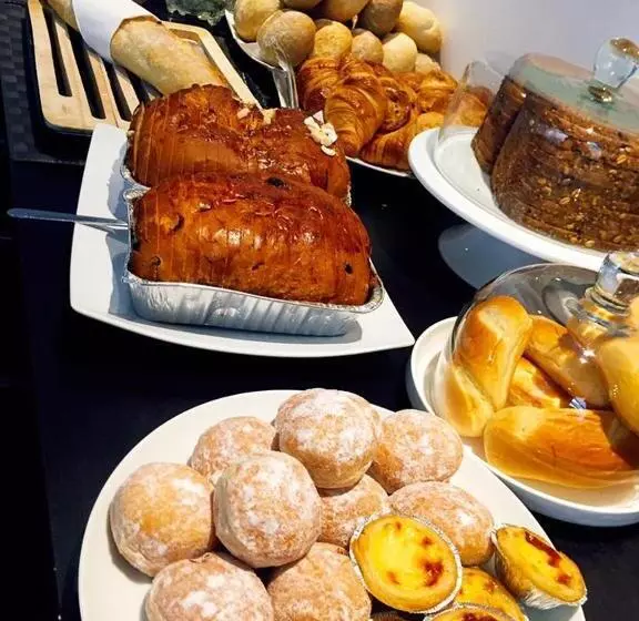 Alpha Hotel And Apart