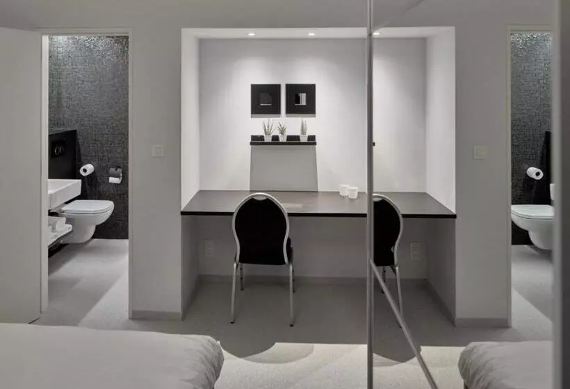 Alpha Hotel And Apart