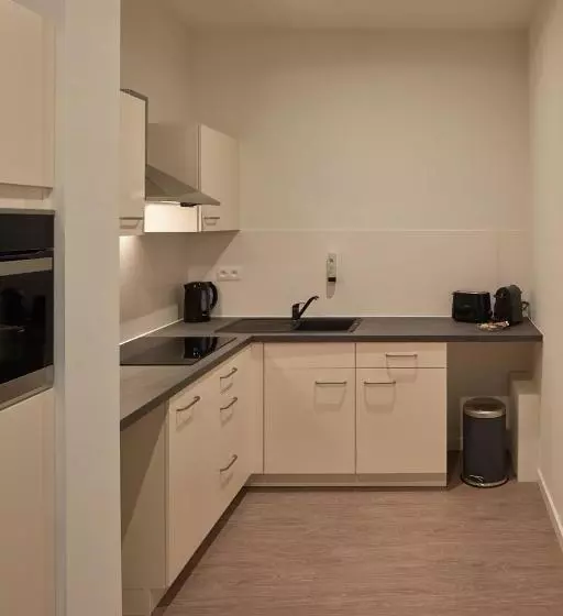 Alpha Hotel And Apart