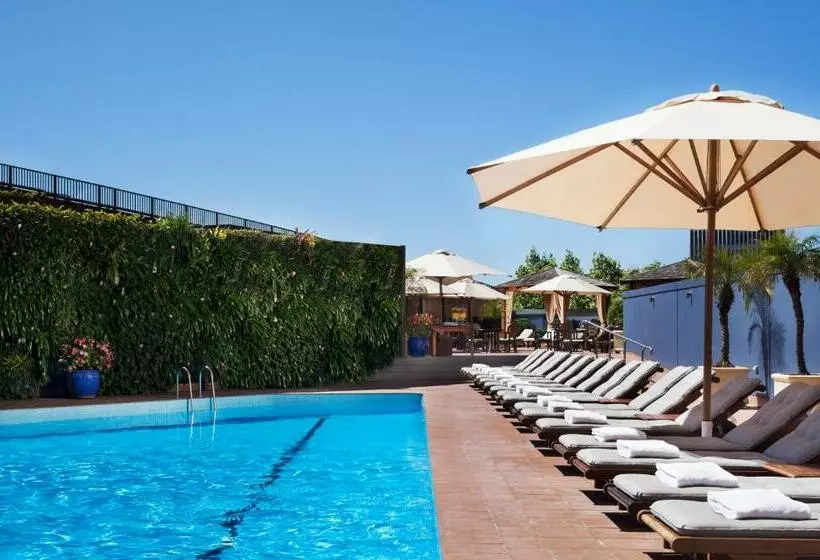 Four Seasons Hotel Sydney