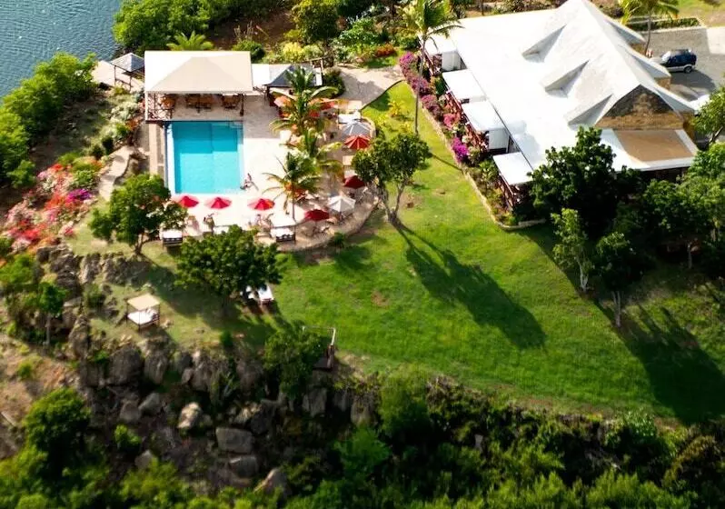 Отель Admiral's Inn and Gunpowder Suites