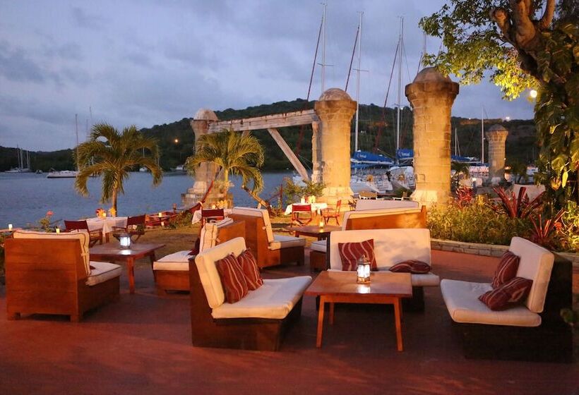 Отель Admiral's Inn and Gunpowder Suites