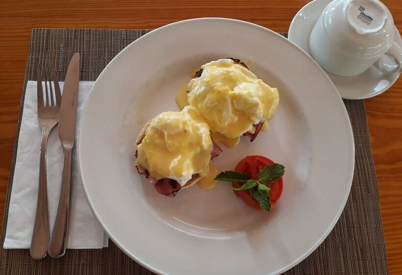 Отель Admiral's Inn and Gunpowder Suites