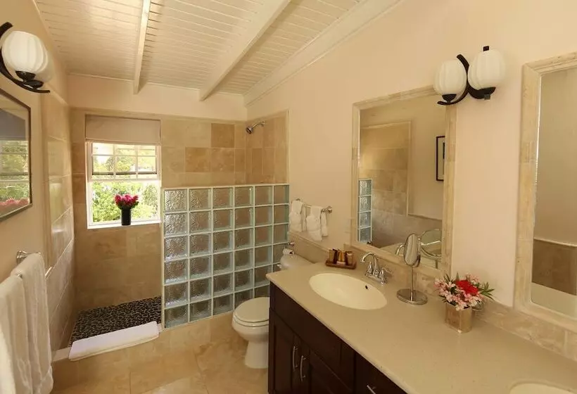 Отель Admiral's Inn and Gunpowder Suites