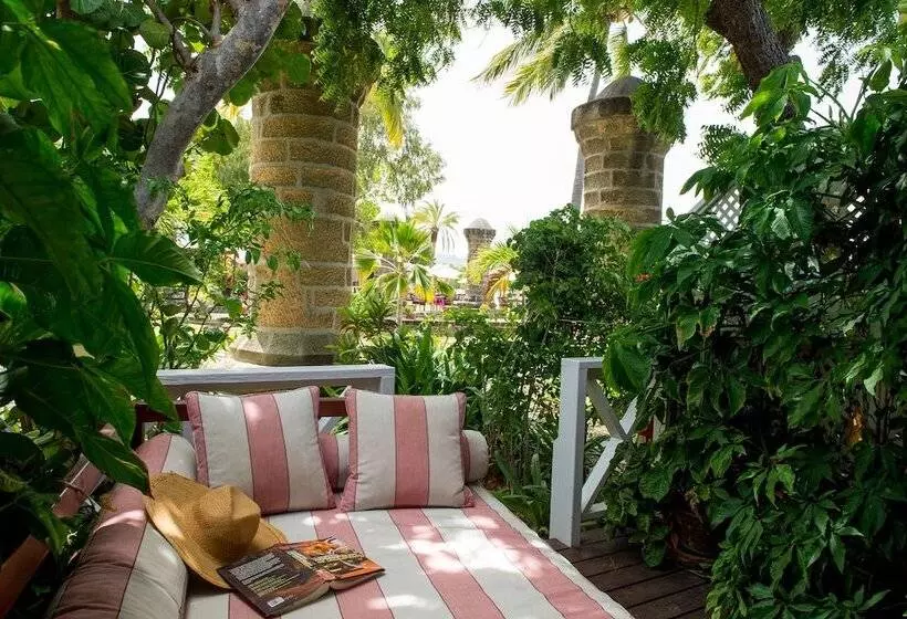 Отель Admiral's Inn and Gunpowder Suites