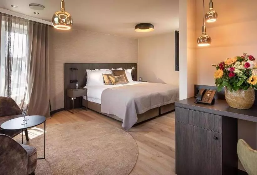 Отель Britannia