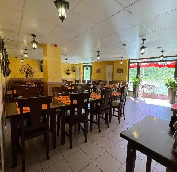 هتل Cims Pas De La Casa