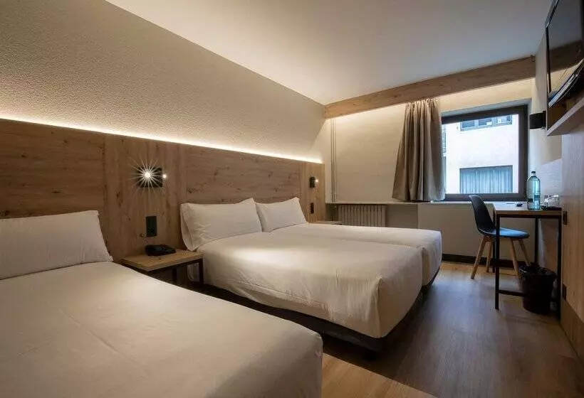 هتل Comtes d’Urgell by Nexta