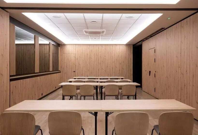 هتل Comtes d’Urgell by Nexta