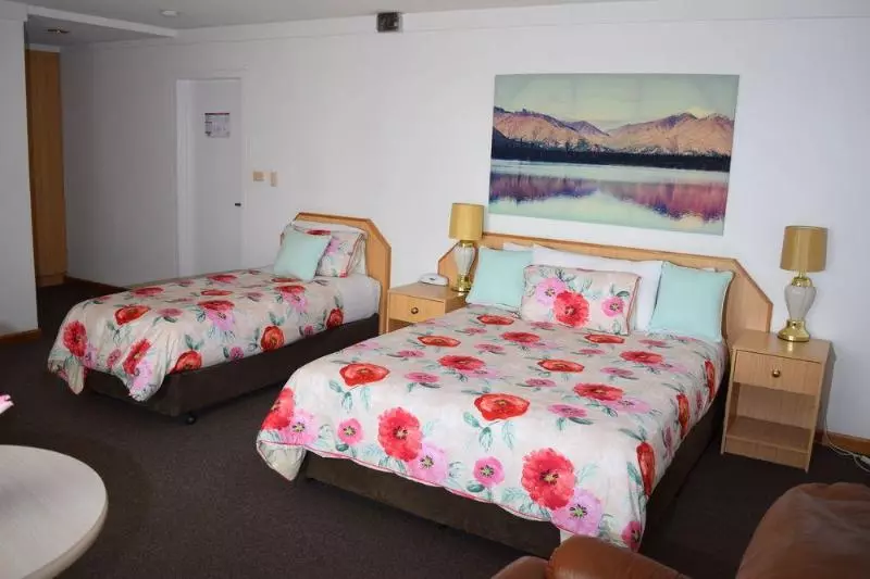 ホテル Golden Age Motor Inn