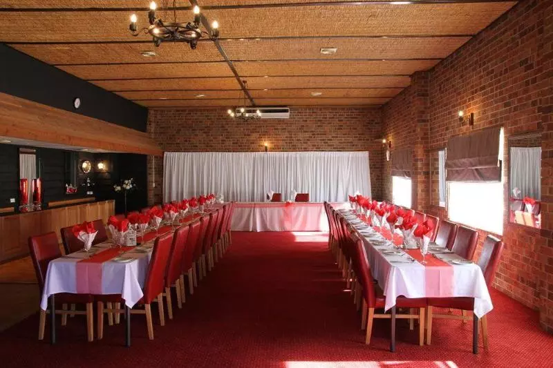 ホテル Golden Age Motor Inn