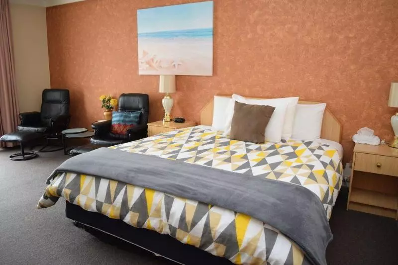 ホテル Golden Age Motor Inn