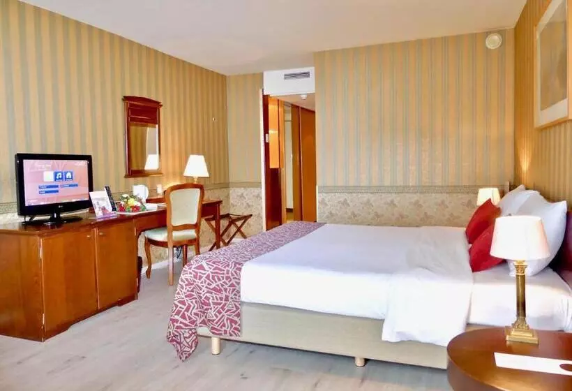 Golden Tulip Hotel De’ Medici