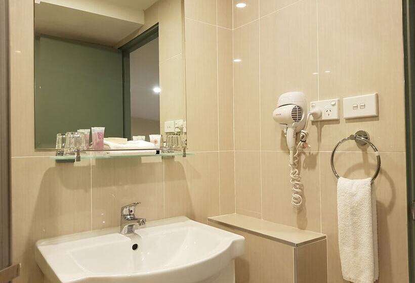 호텔 Twin Towers Inn