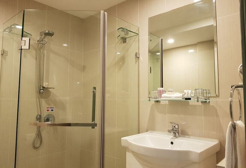 호텔 Twin Towers Inn