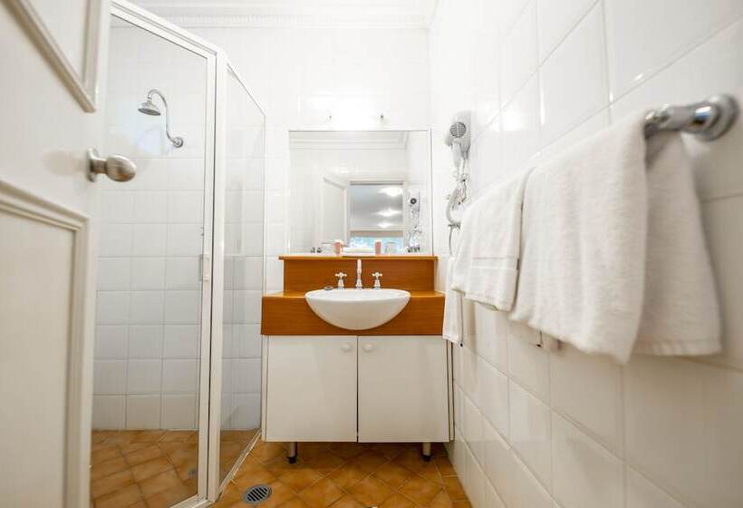 호텔 Twin Towers Inn