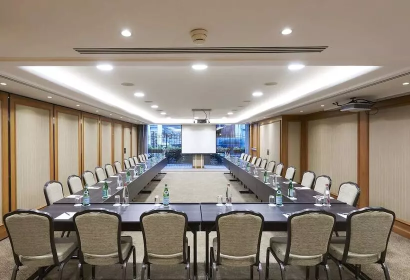 هتل Warwick Brussels Grand Place