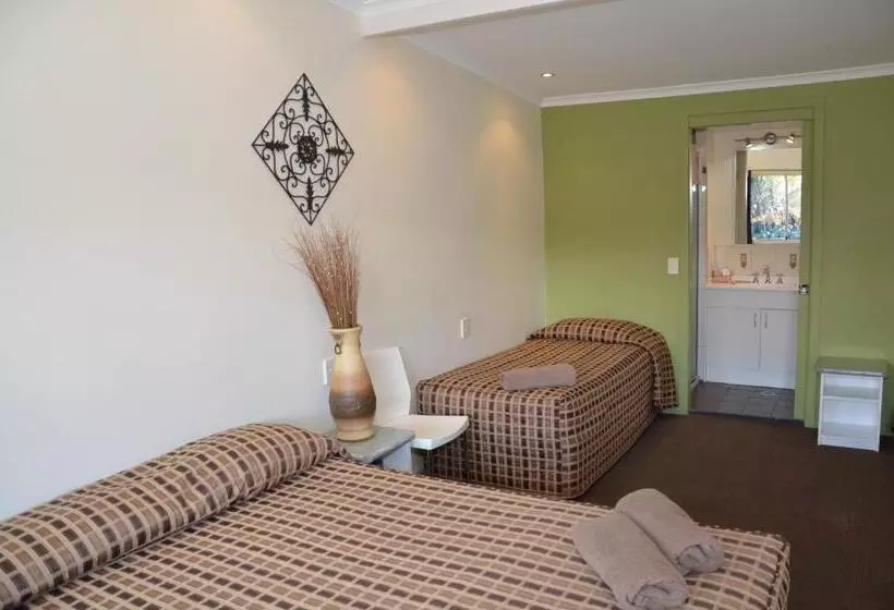 호텔 Warwick Motor Inn