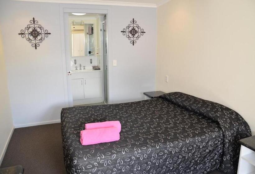 호텔 Warwick Motor Inn