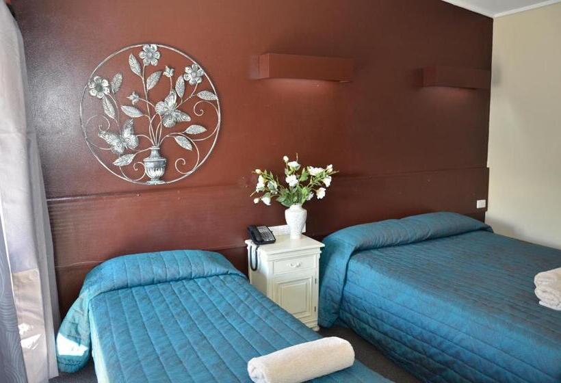 호텔 Warwick Motor Inn