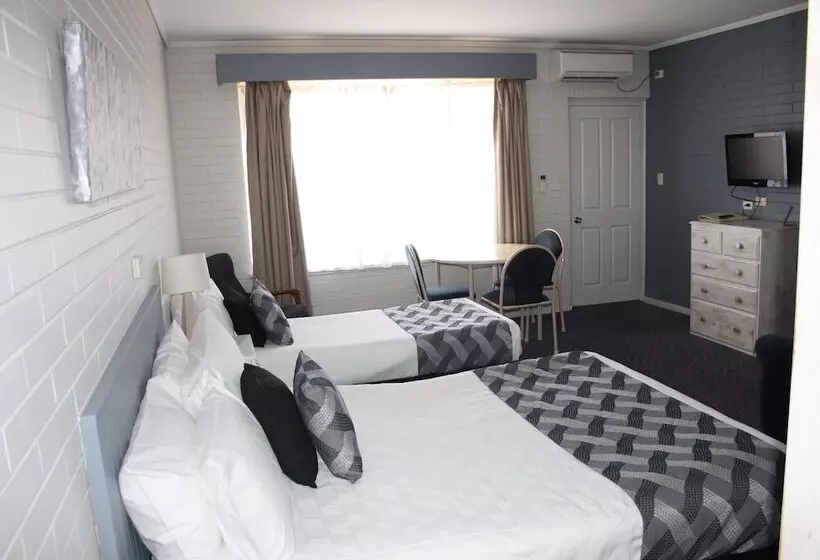 Lakeview Motel And Apartments