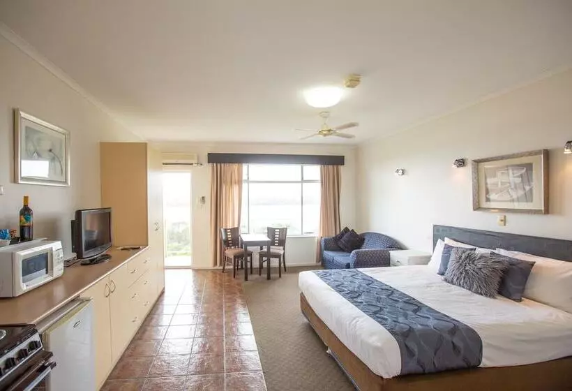 Lakeview Motel And Apartments