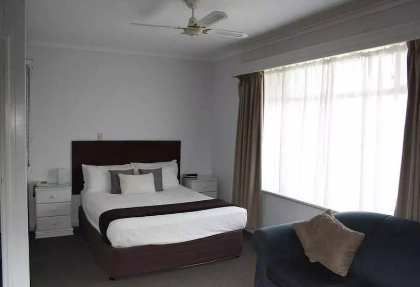 Lakeview Motel And Apartments