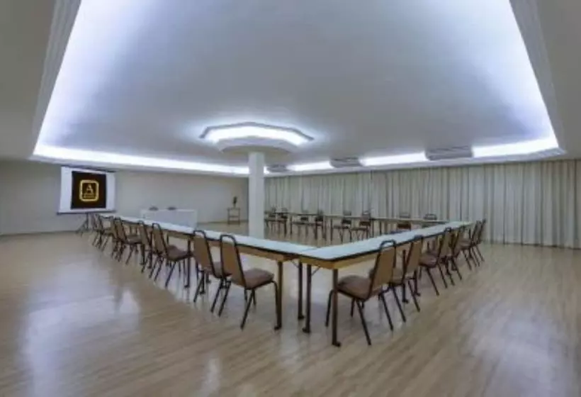 هتل Augusta Boulevard