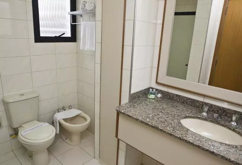 هتل Augusta Boulevard