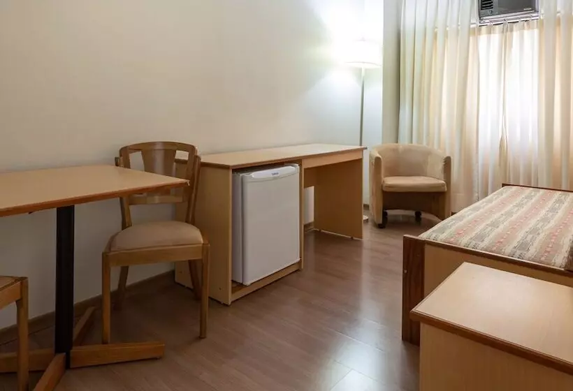 هتل Augusta Boulevard