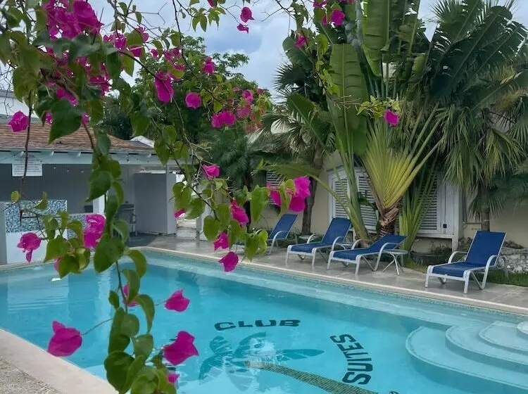 هتل Colony Club Inn & Suites