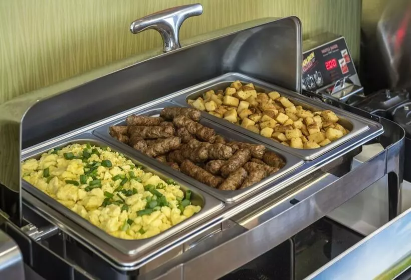 בית מלון כפרי Comfort Inn