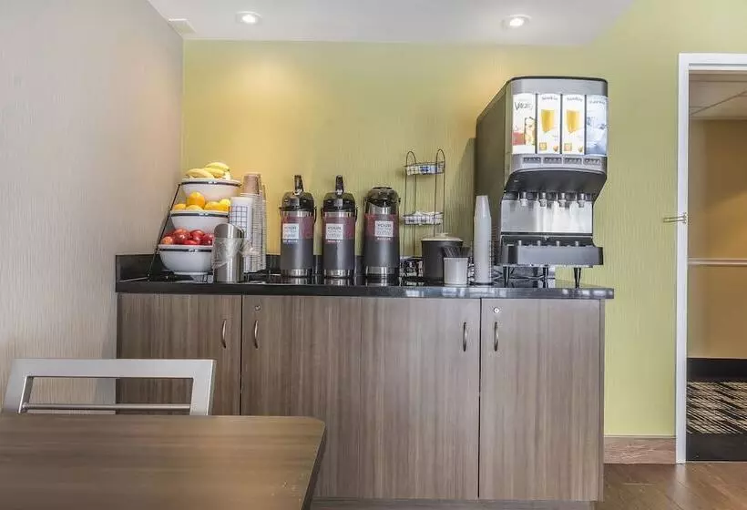 בית מלון כפרי Comfort Inn