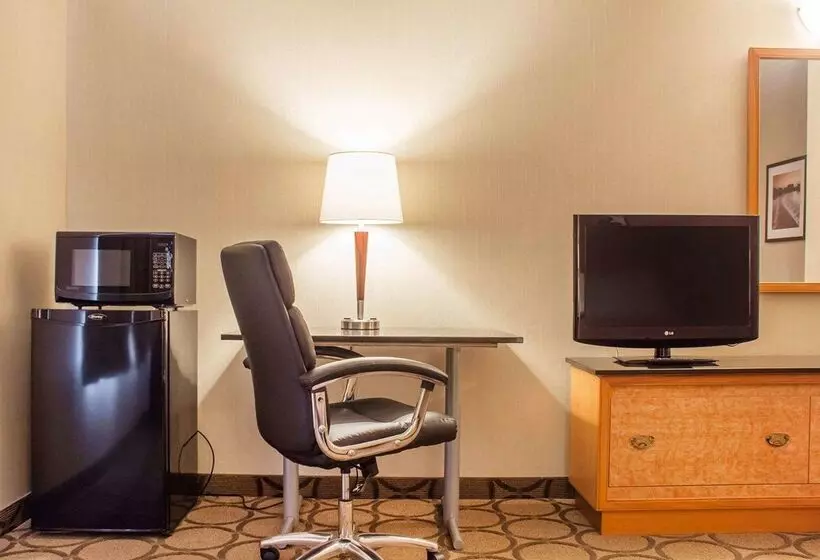 בית מלון כפרי Comfort Inn