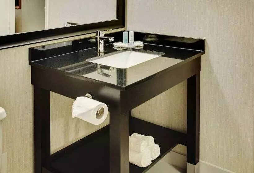 בית מלון כפרי Comfort Inn