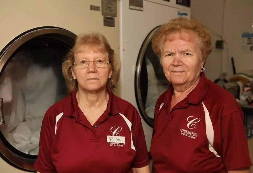 Hotel Continental Inn & Suites