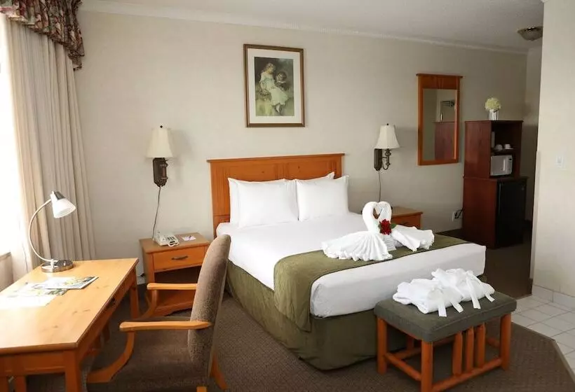 Hotel Continental Inn & Suites