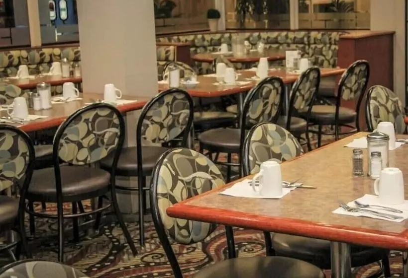 Hotel Continental Inn & Suites