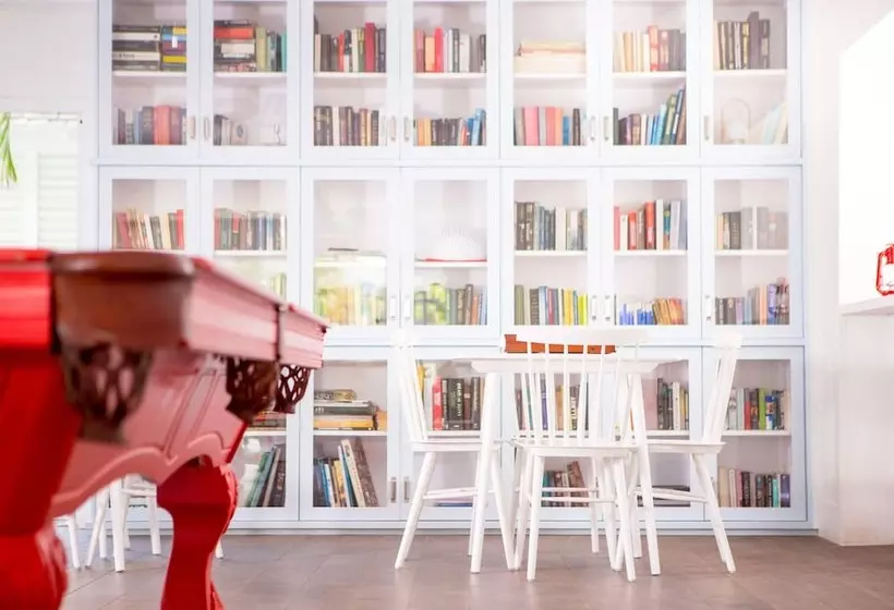 هتل Coral Sands Inn & Cottages