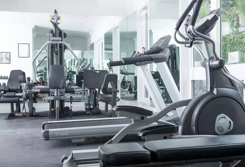 هتل Coral Sands Inn & Cottages