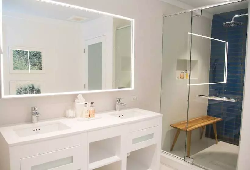 هتل Coral Sands Inn & Cottages