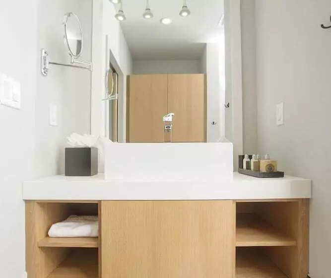 هتل Coral Sands Inn & Cottages