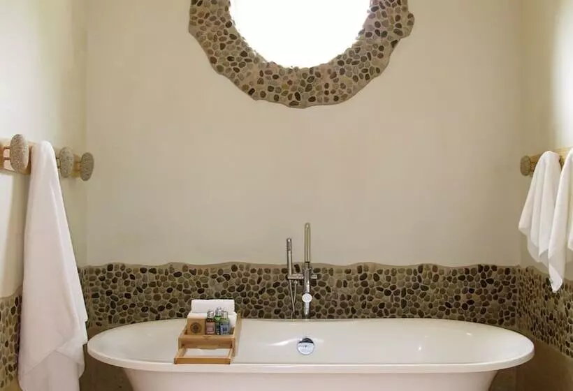 هتل Coral Sands Inn & Cottages