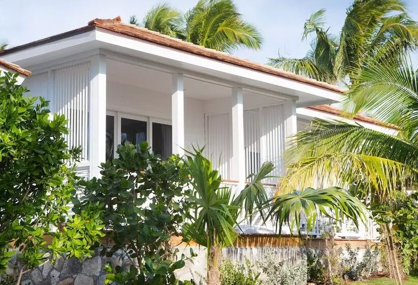 هتل Coral Sands Inn & Cottages