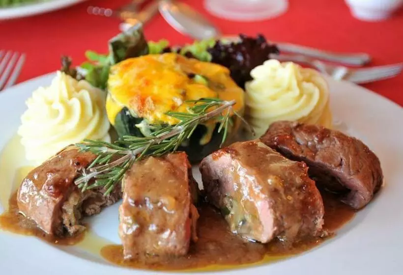 هتل Cresta Thapama