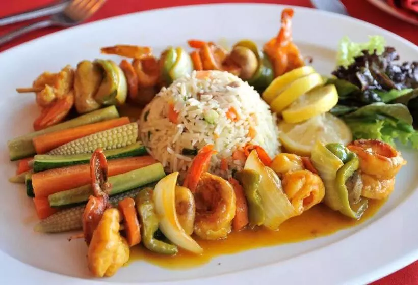 هتل Cresta Thapama