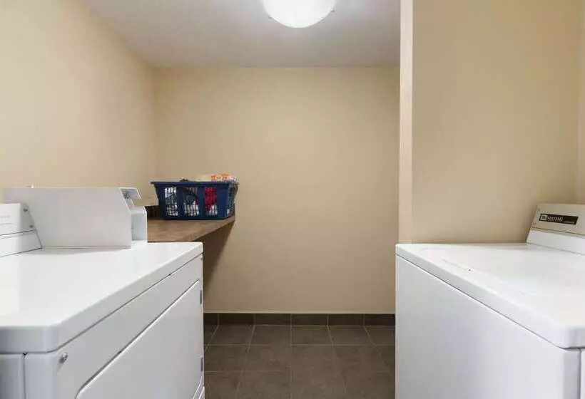 Hotel Days Inn By Wyndham Calgary Northwest