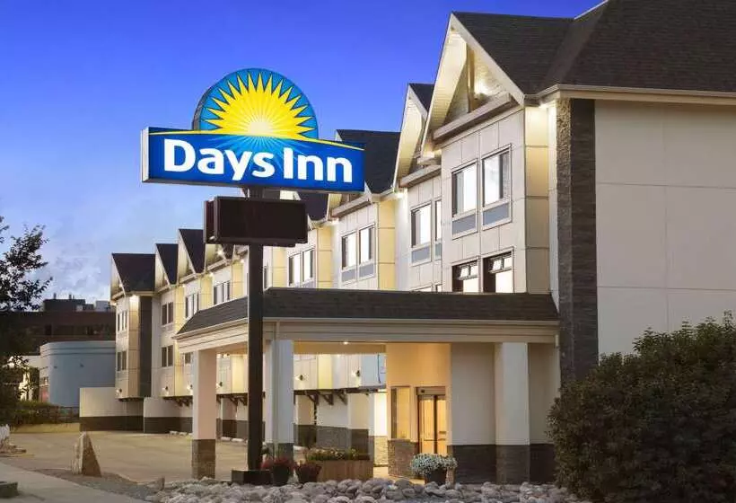 Hotel Days Inn By Wyndham Calgary Northwest
