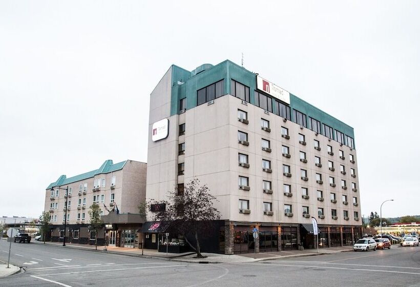 Nomad Hotel & Suites